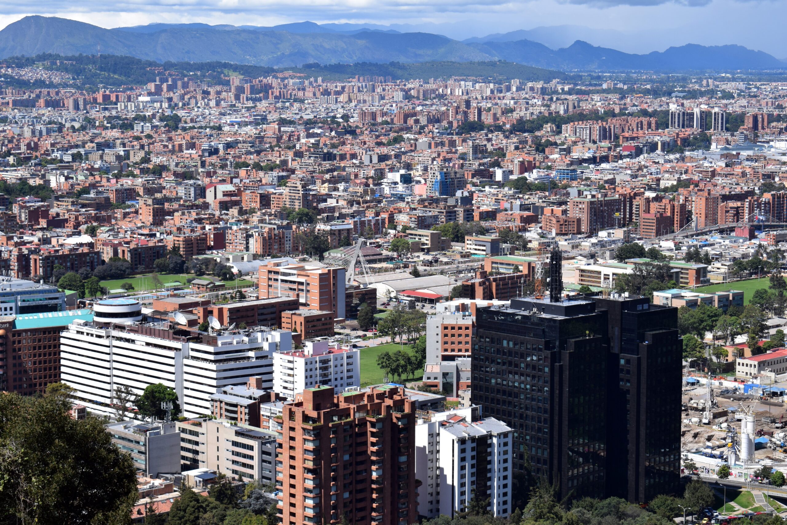andresmmartinez-city-3210384 (1) Colombia Wants to Attract Global Companies